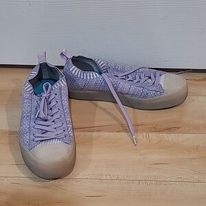 Native men's size 7 lilac coloured shoes